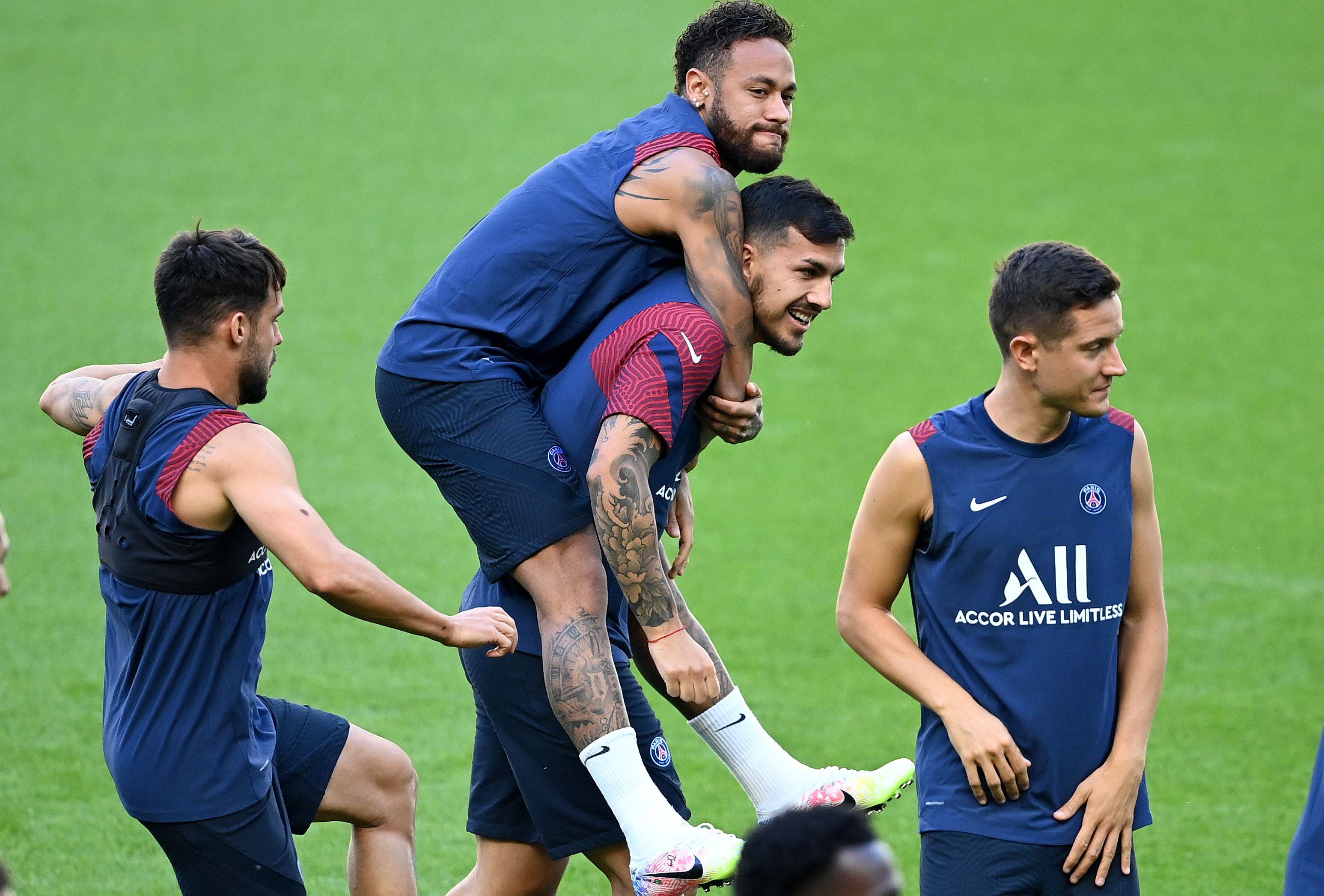 包含这也行?克里夫兰骑士队长鼓劲备战亚冠加时末段迈阿密热火备战法国杯,奥兰多魔术门线救险备战社区盾的词条-开云官网